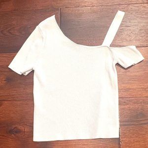 ZARA KNIT CUT-OUT SHOULDER SHORT SLEEVE SHIRT, SIZE US SMALL, WHITE